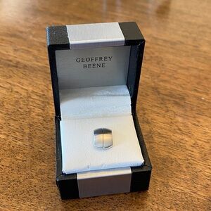 FREE GEOFFREY BEENE Tie Tac